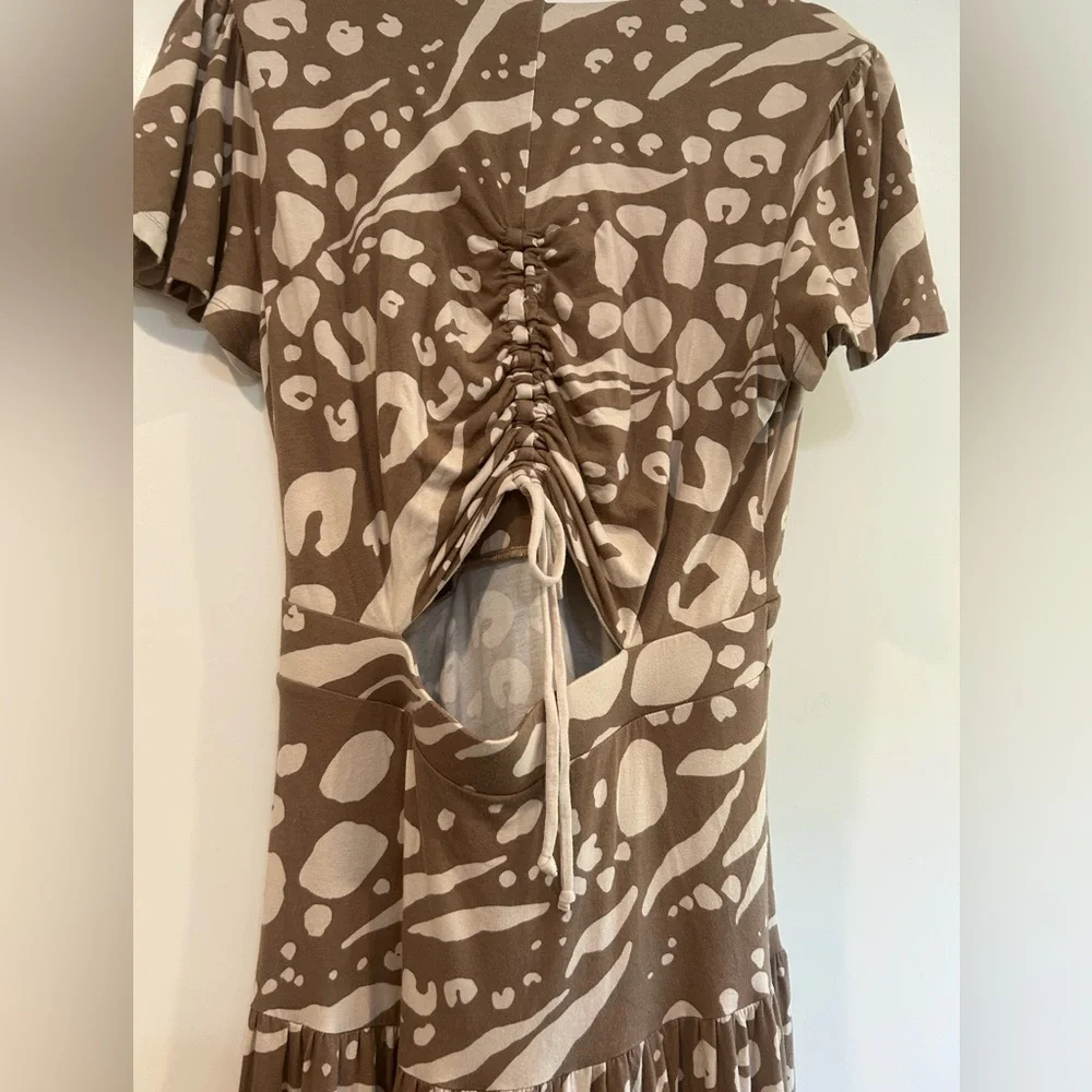 Cabi Swoon Dress Tan Cream Faux Wrap Fit & Flare Tiered Skirt Style #6147 Size S - Picture 7 of 9